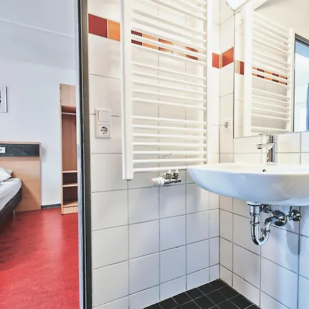 Hostel Djh Jugendgaestehaus Adolph Kolping *