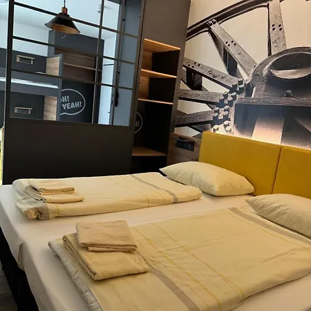 Djh Jugendgaestehaus Adolph Kolping Hostel *