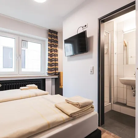 Djh Jugendgaestehaus Adolph Kolping Hostel *