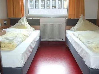 Hostel Djh Jugendgaestehaus Adolph Kolping *