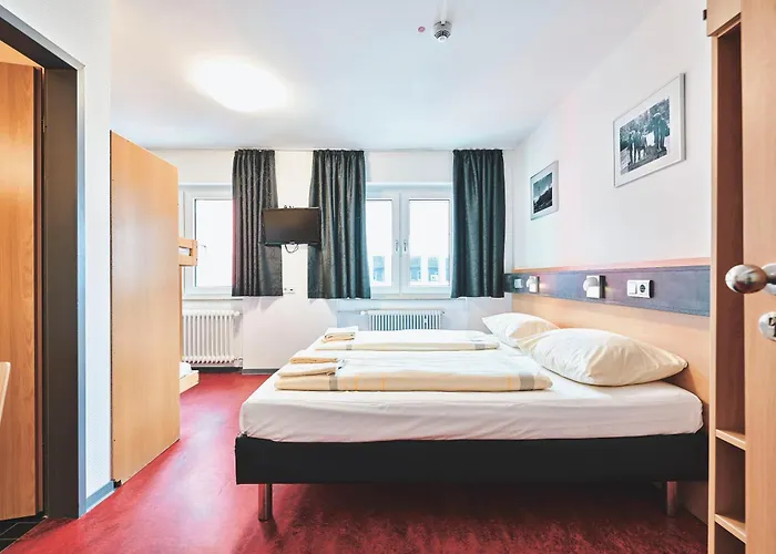 Djh Jugendgaestehaus Adolph Kolping Hostel *